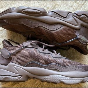 NEVER WORN ADIDAS originals ozweego , coco brown. Womens size 9.5